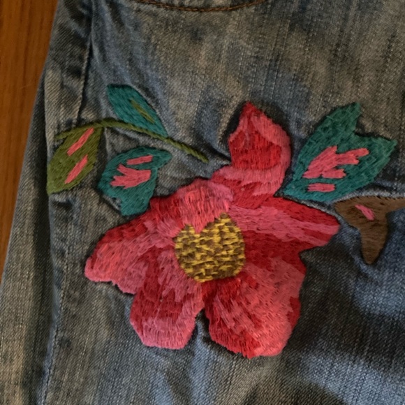 Beautiful embroidered Denim - Picture 2 of 10